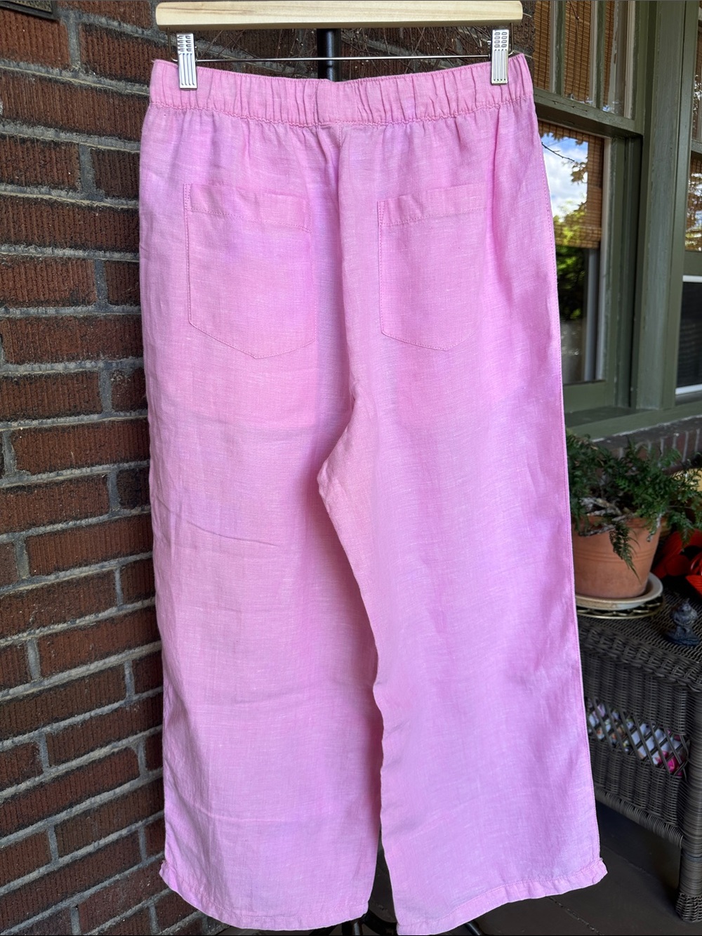 Cynthia Rowley bubblegum pink pull on linen cropped pants w/pockets. Size Large - Picture 2 of 5
